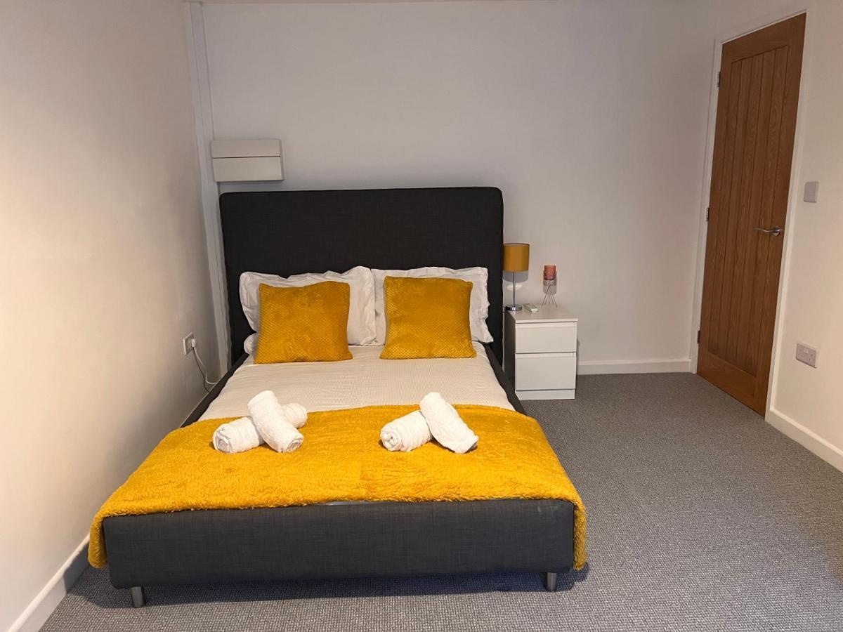 Superb Modern Flat In Northampton, Parking &Ev Apartment Ngoại thất bức ảnh