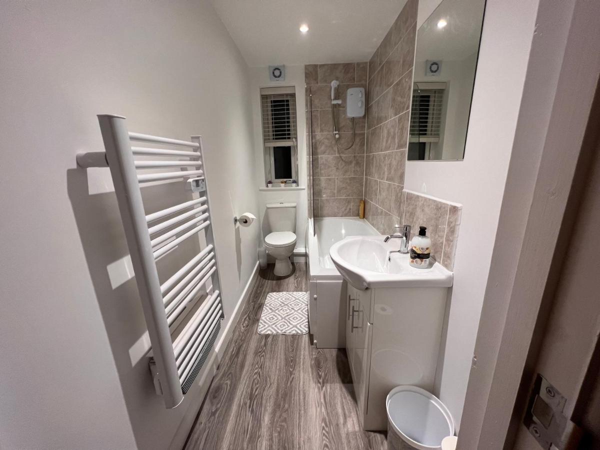 Superb Modern Flat In Northampton, Parking &Ev Apartment Ngoại thất bức ảnh