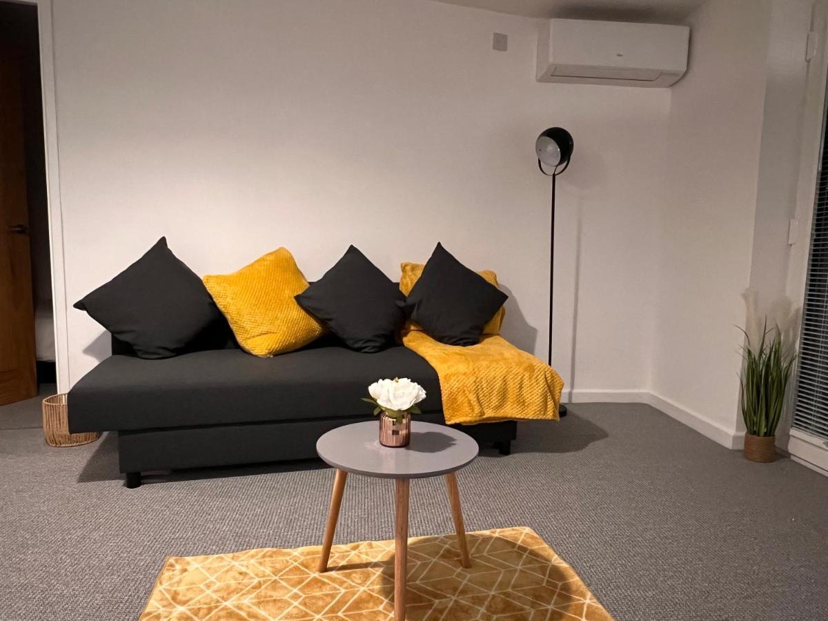 Superb Modern Flat In Northampton, Parking &Ev Apartment Ngoại thất bức ảnh