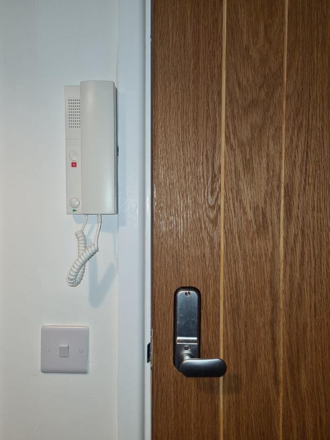 Superb Modern Flat In Northampton, Parking &Ev Apartment Ngoại thất bức ảnh