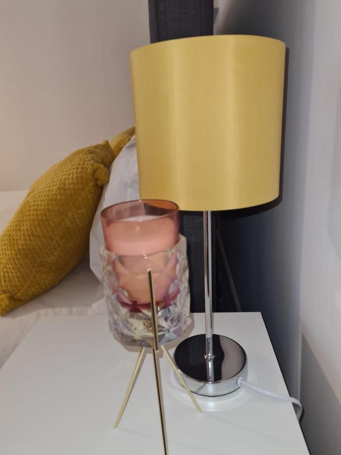 Superb Modern Flat In Northampton, Parking &Ev Apartment Ngoại thất bức ảnh