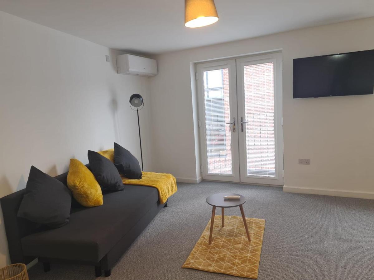 Superb Modern Flat In Northampton, Parking &Ev Apartment Ngoại thất bức ảnh